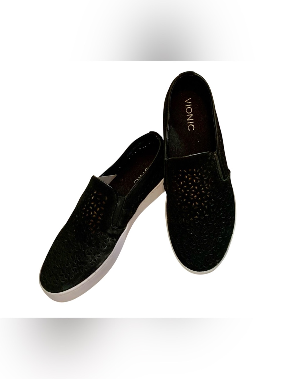 Vionic Lazer Cut Perforated Platform Black Slip-On Sneakers Sz 8.5